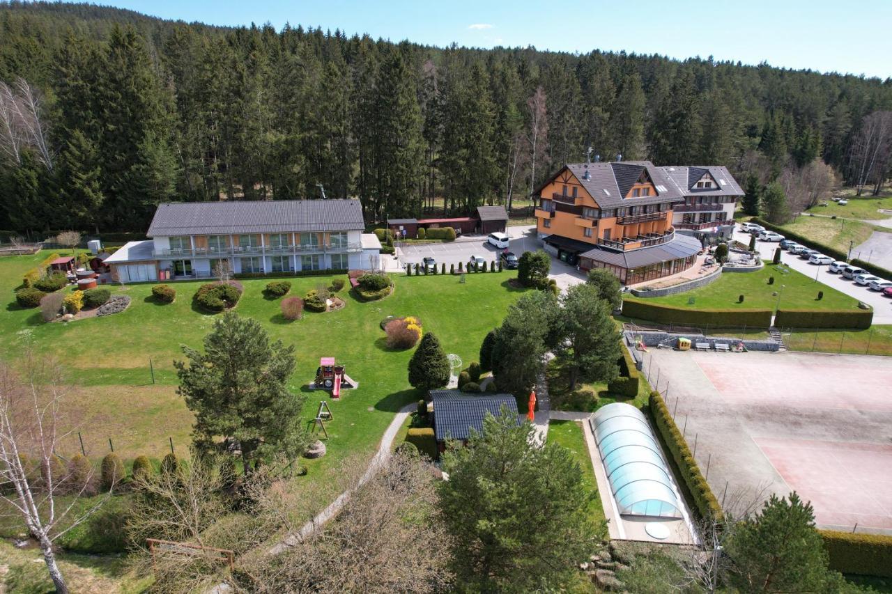Hotel Slunecna Louka Lipno nad Vltavou Exterior photo